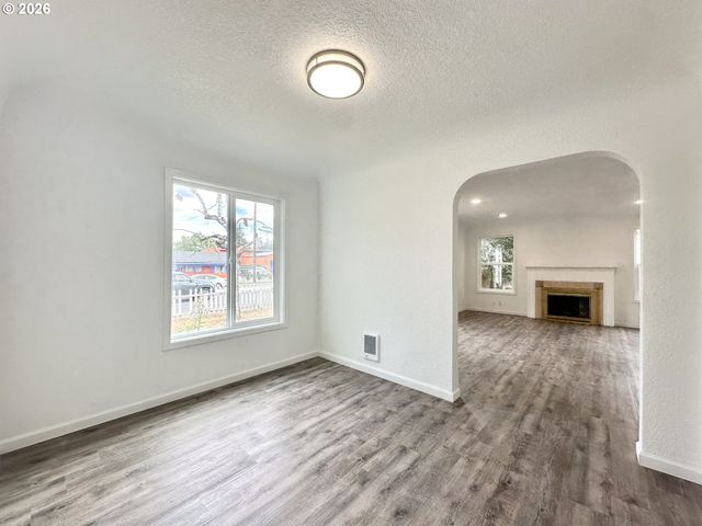 13533 Se DIVISION St, Portland, OR 97236