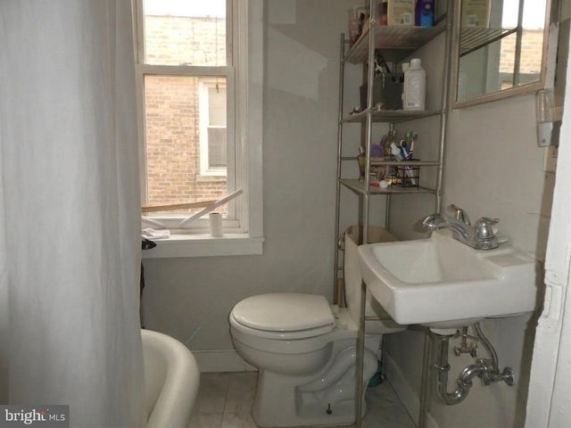 2070 BELLMORE AVE, Philadelphia, PA 19134