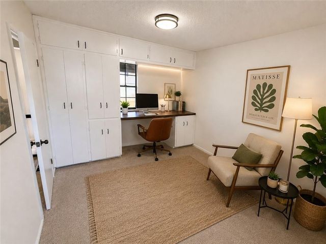 10130 Locust Street, Kansas City, MO 64131