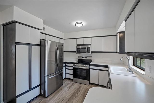 10130 Locust Street, Kansas City, MO 64131
