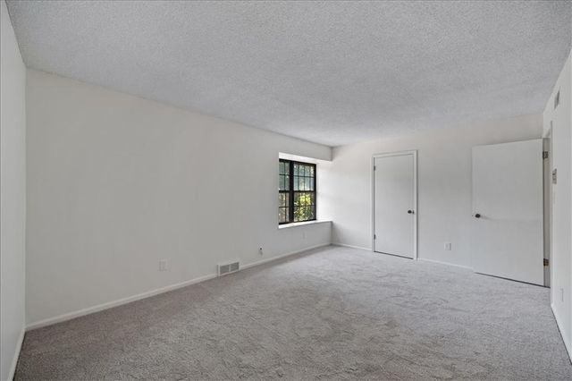 10130 Locust Street, Kansas City, MO 64131
