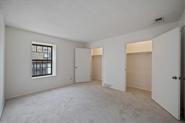 10130 Locust Street, Kansas City, MO 64131