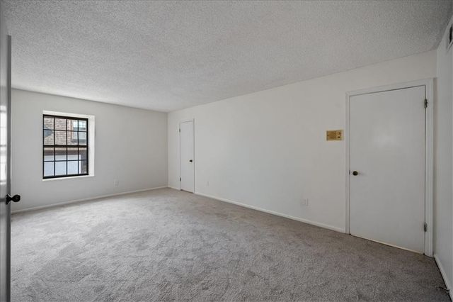 10130 Locust Street, Kansas City, MO 64131