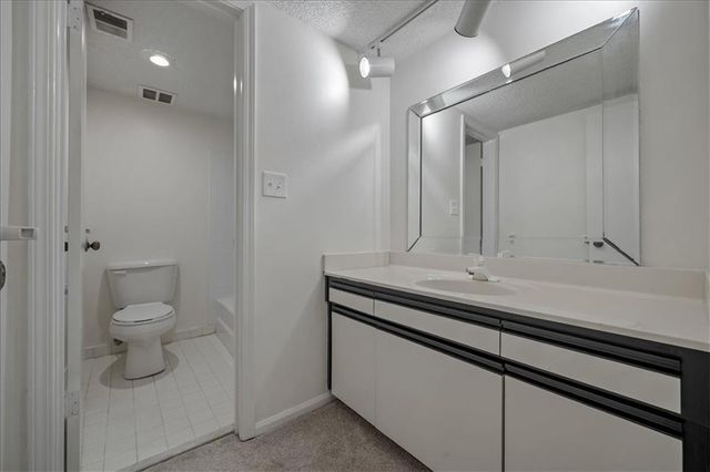 10130 Locust Street, Kansas City, MO 64131