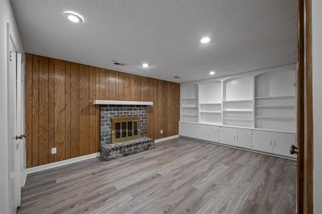 10130 Locust Street, Kansas City, MO 64131