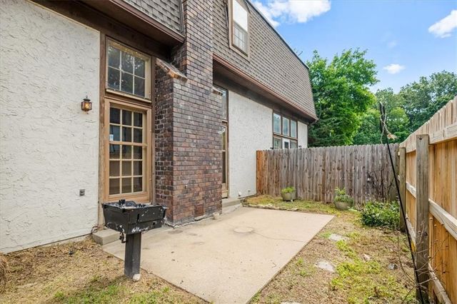 10130 Locust Street, Kansas City, MO 64131