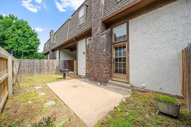 10130 Locust Street, Kansas City, MO 64131