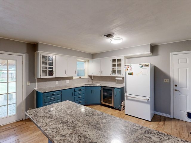 146 Rogers Circle Drive, Springdale, AR 72764