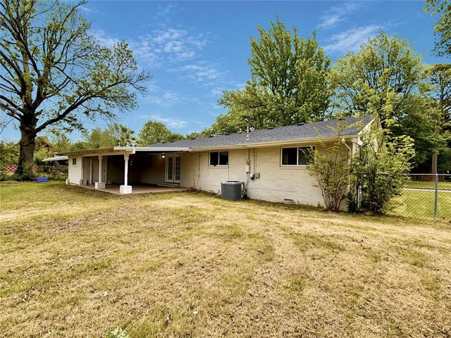 146 Rogers Circle Drive, Springdale, AR 72764