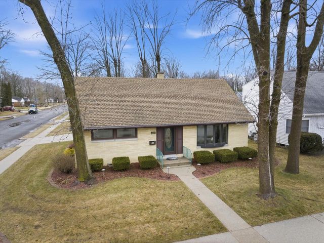 1402 N 21st STREET, Manitowoc, WI 54220