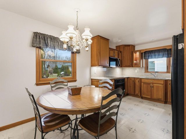 1402 N 21st STREET, Manitowoc, WI 54220