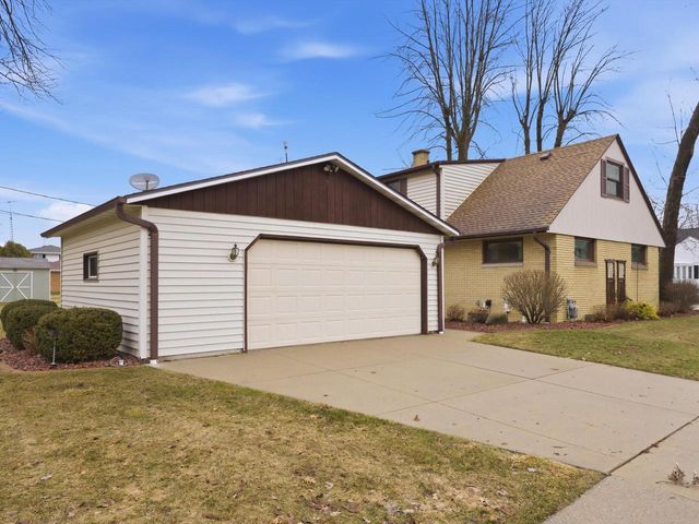 1402 N 21st STREET, Manitowoc, WI 54220