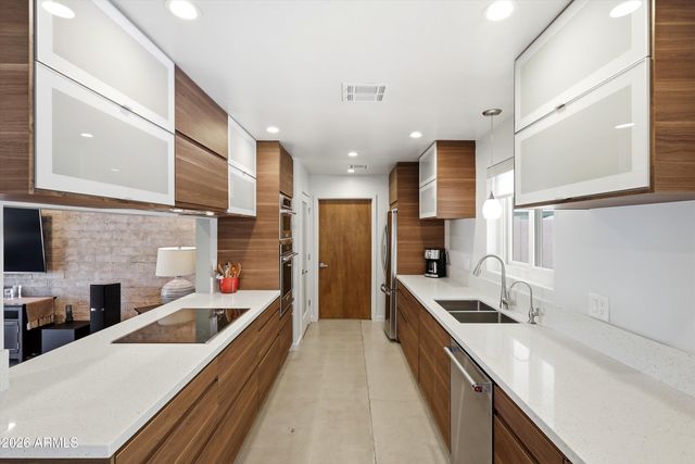 1142 W VERMONT Avenue, Phoenix, AZ 85013