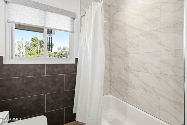 1142 W VERMONT Avenue, Phoenix, AZ 85013