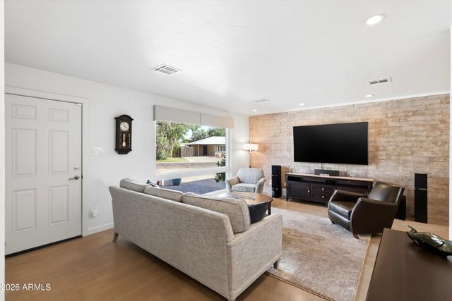 1142 W VERMONT Avenue, Phoenix, AZ 85013