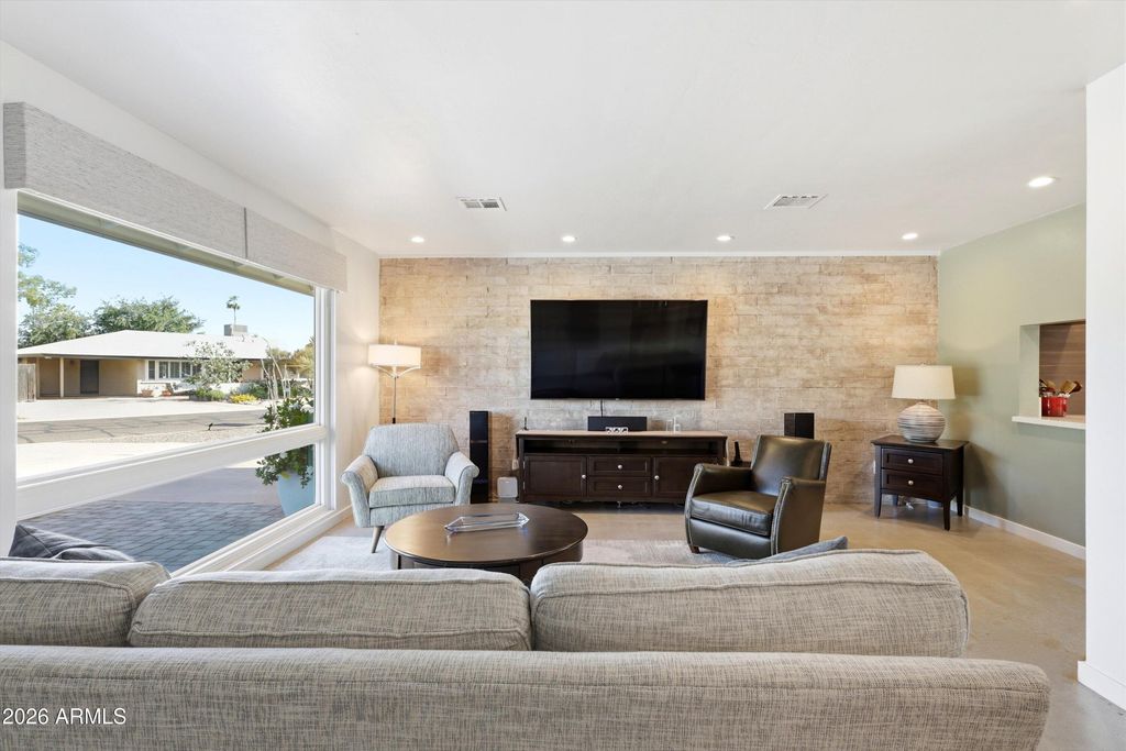 1142 W VERMONT Avenue, Phoenix, AZ 85013