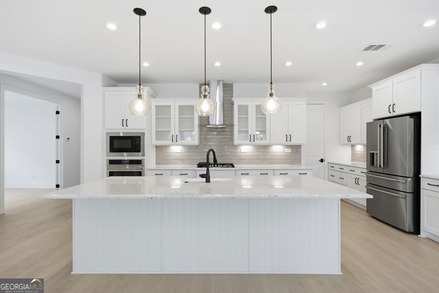 385 Huron Lane, Hoschton, GA 30548