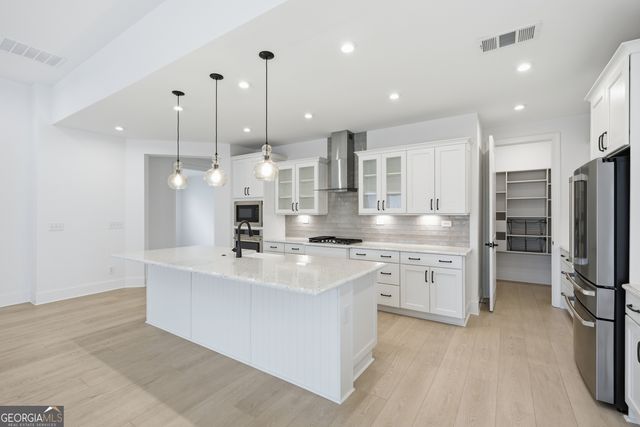 385 Huron Lane, Hoschton, GA 30548