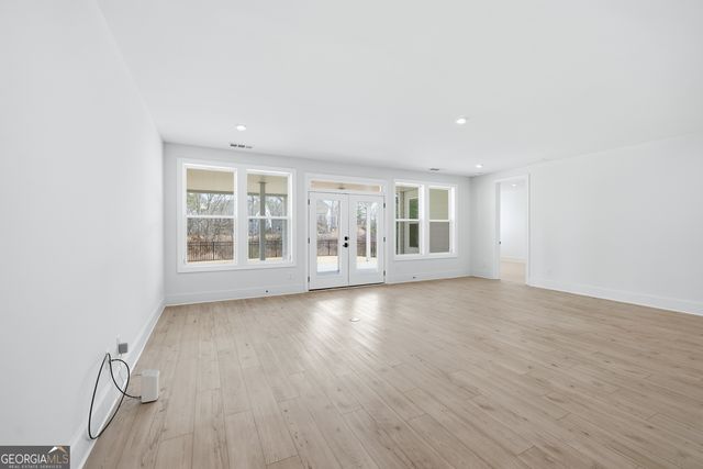 385 Huron Lane, Hoschton, GA 30548