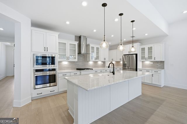 385 Huron Lane, Hoschton, GA 30548