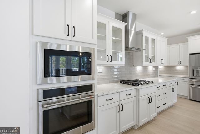 385 Huron Lane, Hoschton, GA 30548