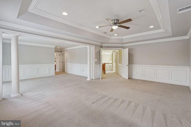 25730 S S VILLAGE DR, Chantilly, VA 20152