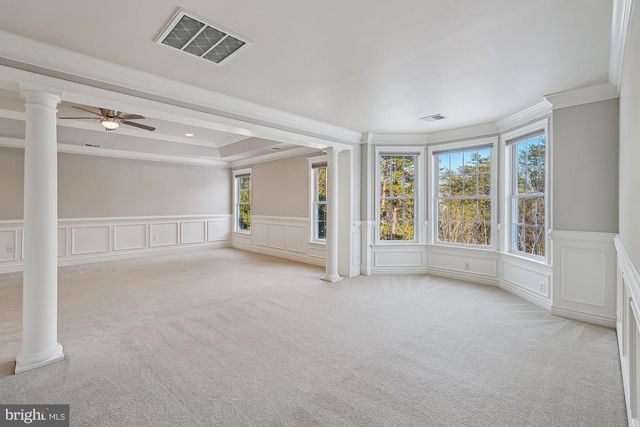 25730 S S VILLAGE DR, Chantilly, VA 20152