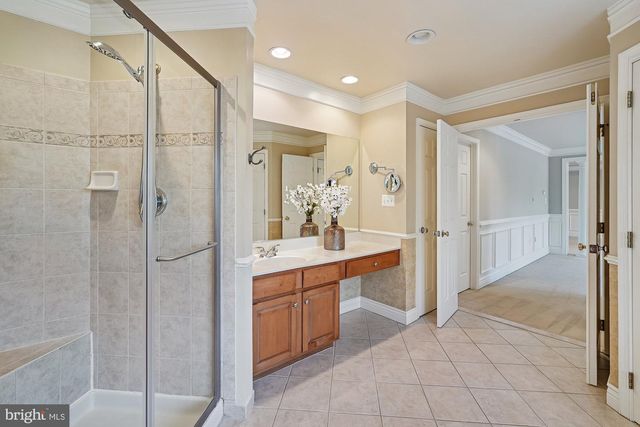 25730 S S VILLAGE DR, Chantilly, VA 20152