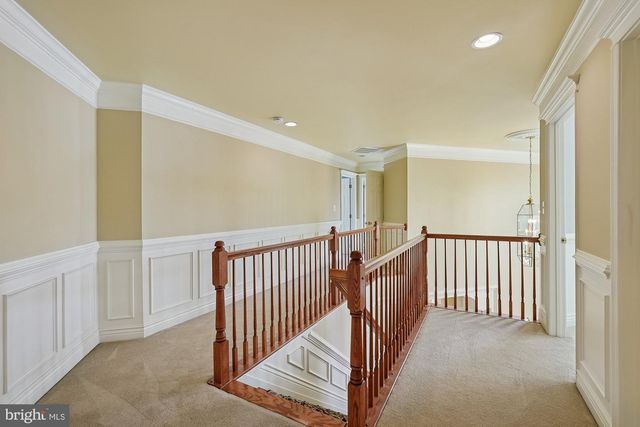 25730 S S VILLAGE DR, Chantilly, VA 20152