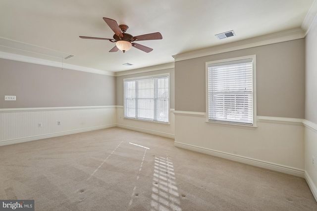 25730 S S VILLAGE DR, Chantilly, VA 20152