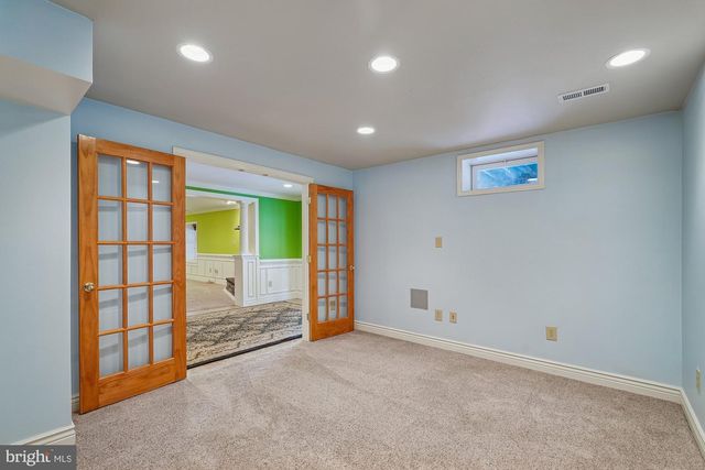 25730 S S VILLAGE DR, Chantilly, VA 20152