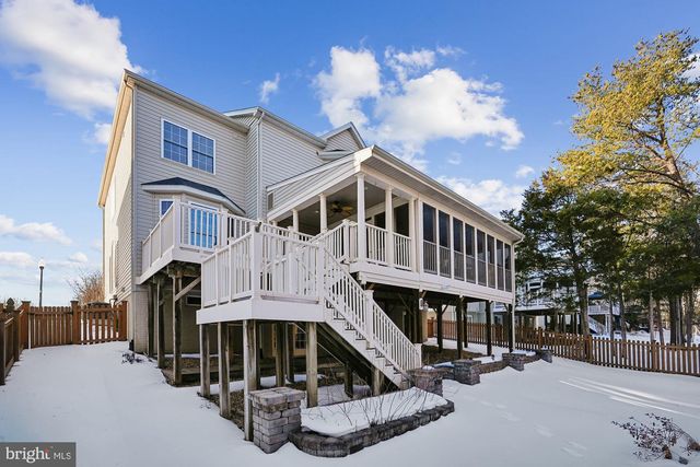 25730 S S VILLAGE DR, Chantilly, VA 20152