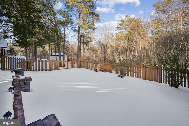 25730 S S VILLAGE DR, Chantilly, VA 20152