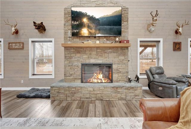 26192 Georgetown Avenue, Warsaw, MO 65355