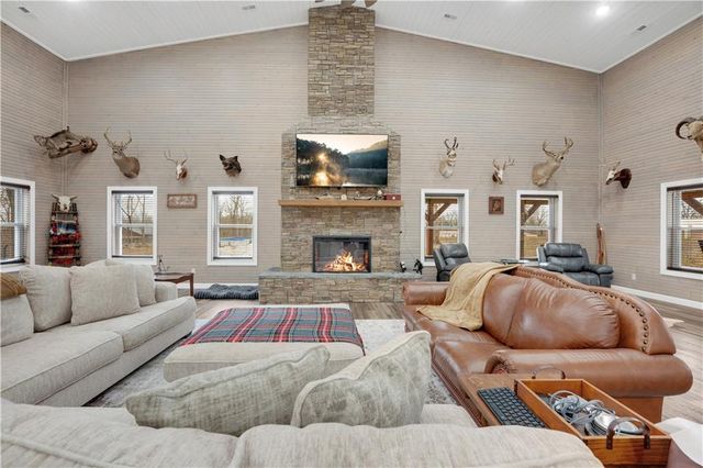 26192 Georgetown Avenue, Warsaw, MO 65355