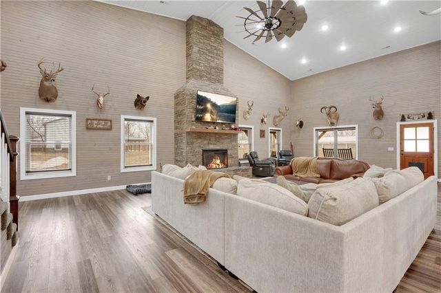 26192 Georgetown Avenue, Warsaw, MO 65355