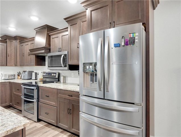 26192 Georgetown Avenue, Warsaw, MO 65355