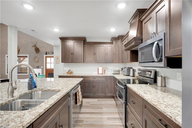 26192 Georgetown Avenue, Warsaw, MO 65355