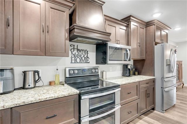 26192 Georgetown Avenue, Warsaw, MO 65355