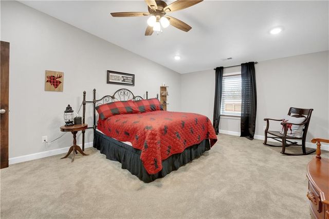 26192 Georgetown Avenue, Warsaw, MO 65355