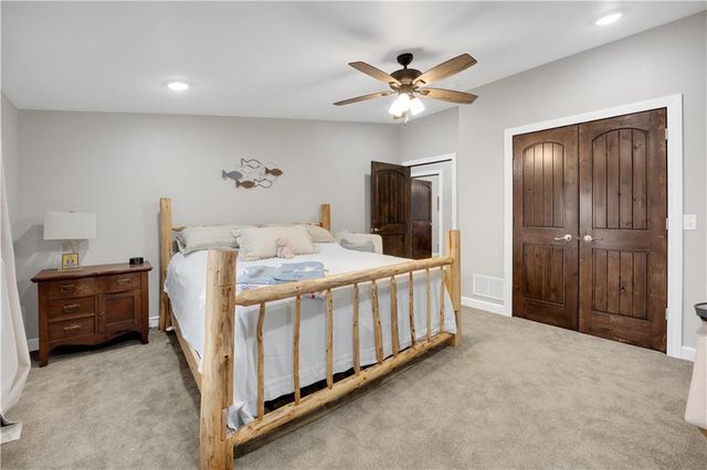 26192 Georgetown Avenue, Warsaw, MO 65355