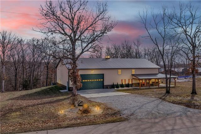 26192 Georgetown Avenue, Warsaw, MO 65355