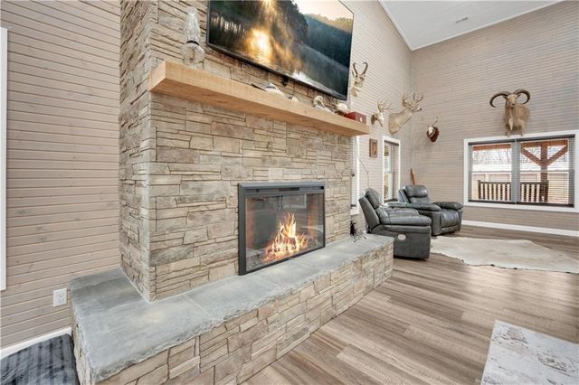 26192 Georgetown Avenue, Warsaw, MO 65355