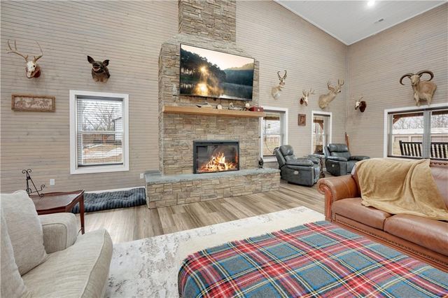 26192 Georgetown Avenue, Warsaw, MO 65355