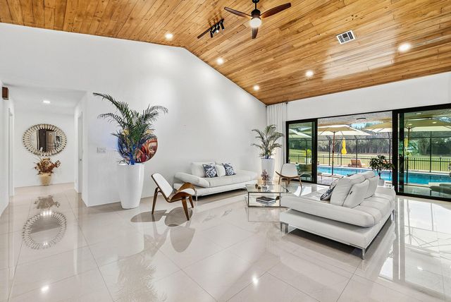 10710 Boca Woods Lane, Boca Raton, FL 33428