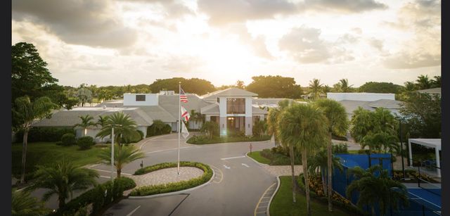 10710 Boca Woods Lane, Boca Raton, FL 33428