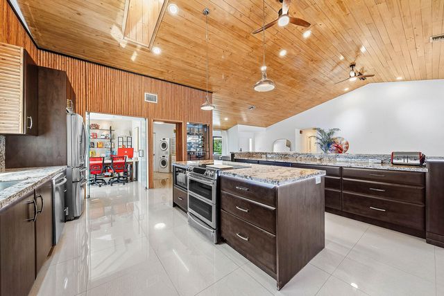 10710 Boca Woods Lane, Boca Raton, FL 33428