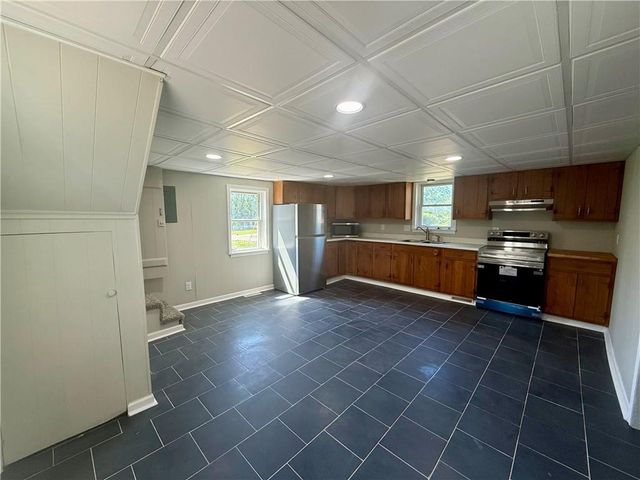 403 E Chestnut Street, Archie, MO 64725