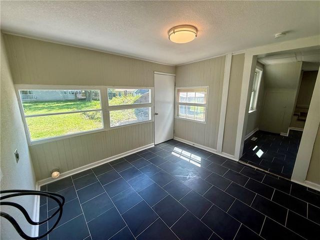 403 E Chestnut Street, Archie, MO 64725