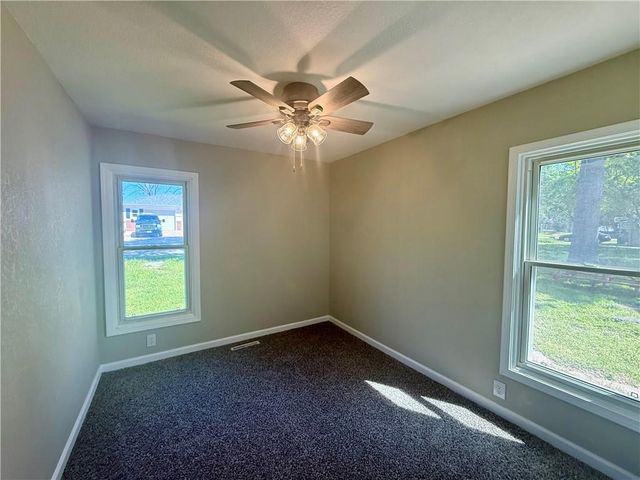 403 E Chestnut Street, Archie, MO 64725